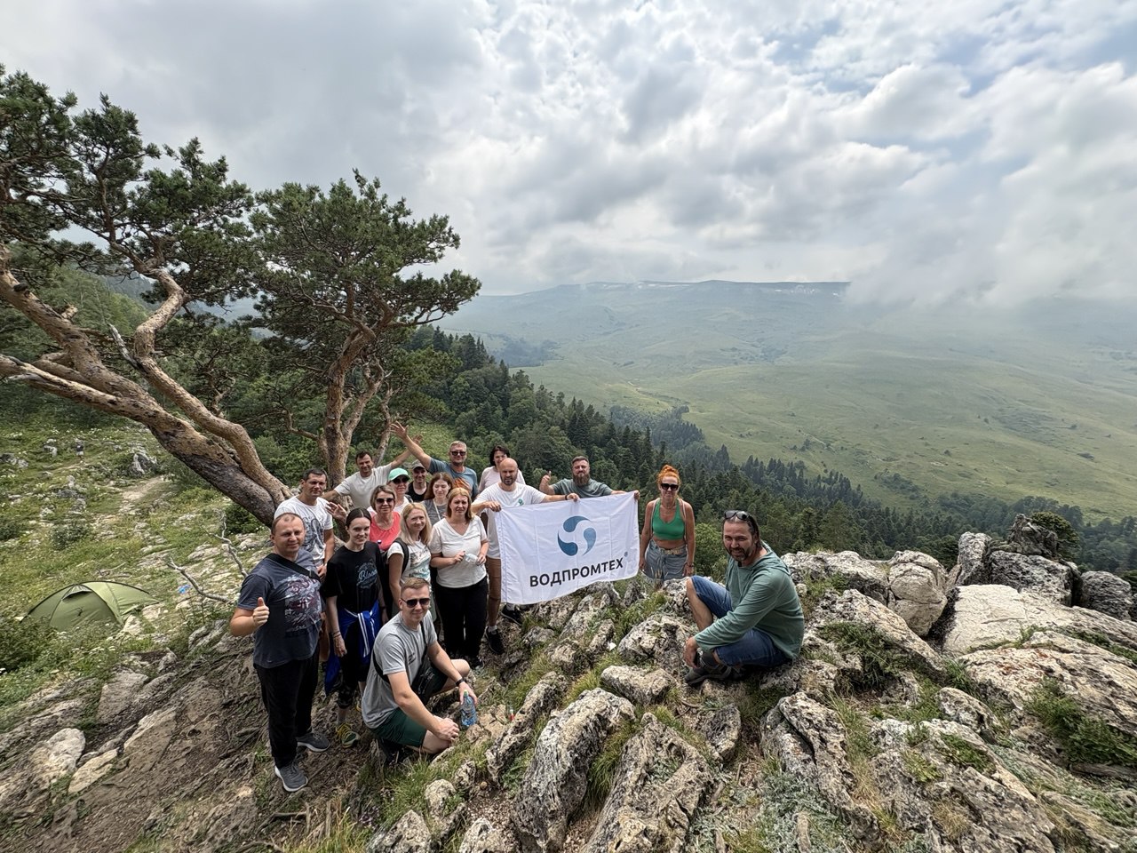 Лучше гор могут быть только горы, на которых мы еще не бывали! Лучше гор могут быть только горы, на которых мы еще не бывали!